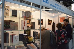 Ekskluzywne książki artystyczne na Targach Książki w Krakowie. Stoisko Kurtiak i Ley