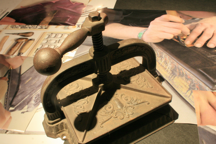 wystawa-sztuka-introligatorstwa-ksiazka-artystyczna07muzeum-literatury